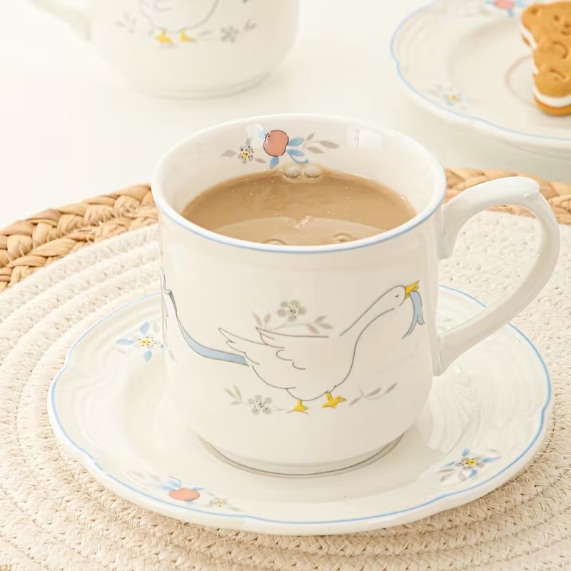 Чашка 280мл з блюдцем фарфорова "Гусеня" Canea