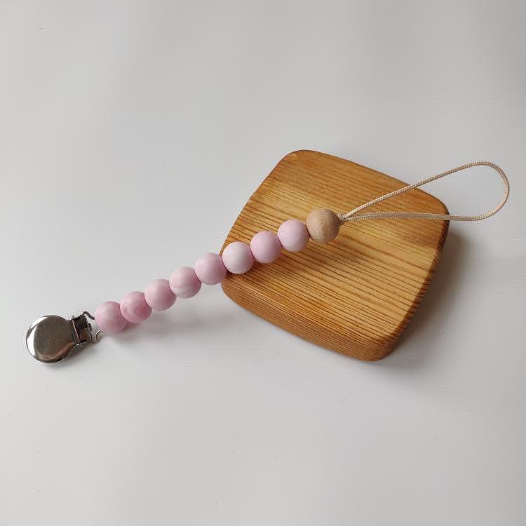 Lantisor pentru suzeta Pink