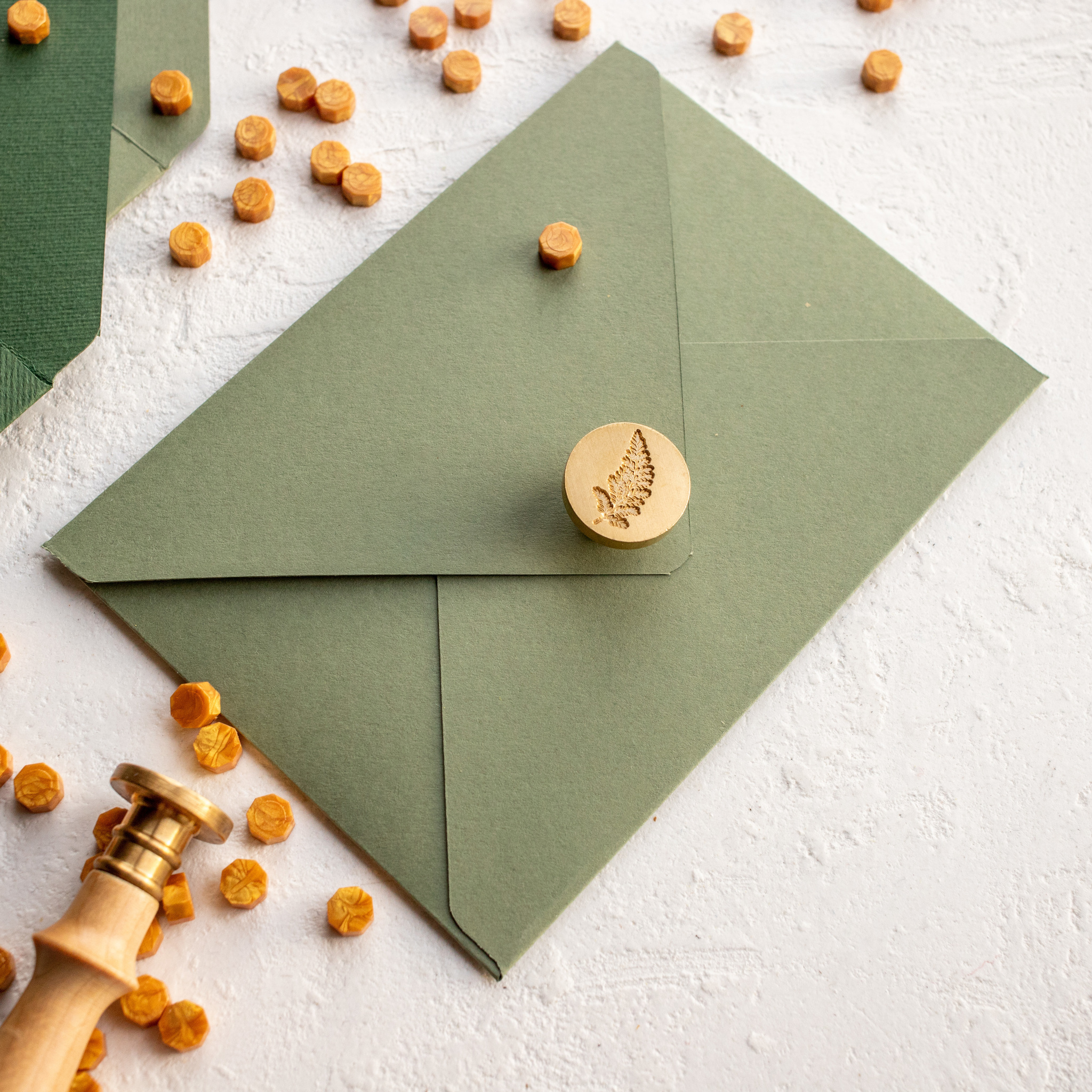 Как сделать конверт из бумаги, пошаговая инструкция