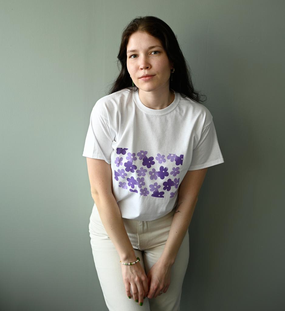 T-shirt with Daisy flowers pattern T-shirt with Daisy flowers pattern