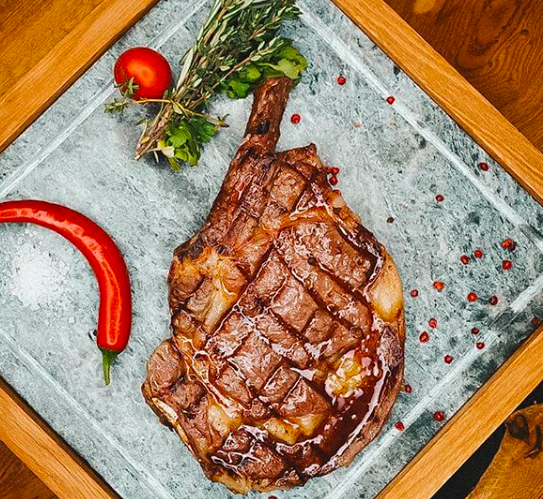 Стейк на кости из свинины Dry Aged Грант