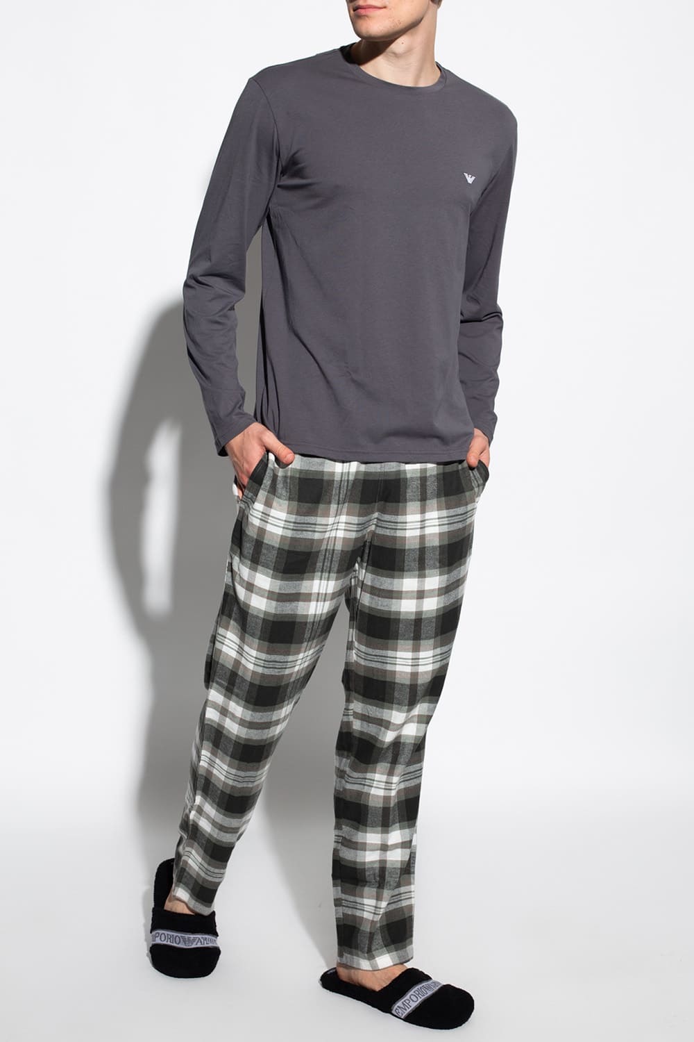 Домашняя одежда > Мужской пижамный комплект из хлопка Emporio Armani 111860  1A576 купить в интернет-магазине