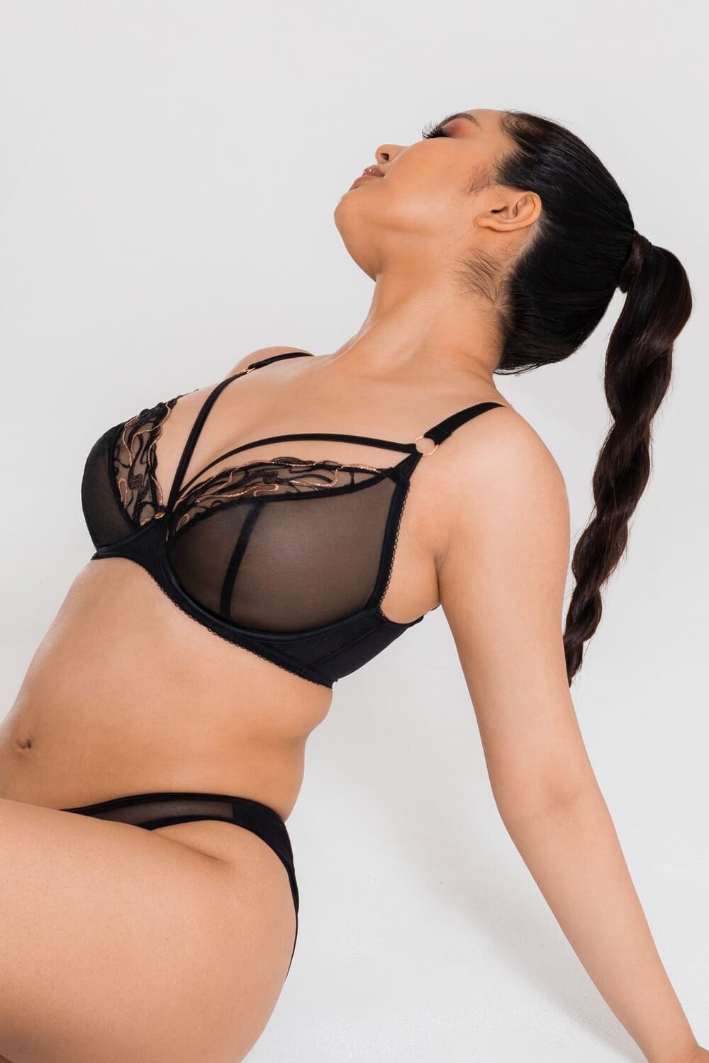 Белье > Бюстгальтер с глубоким декольте и страпами Curvy Kate Scantilly  Fascinate Plunge Bra купить в интернет-магазине