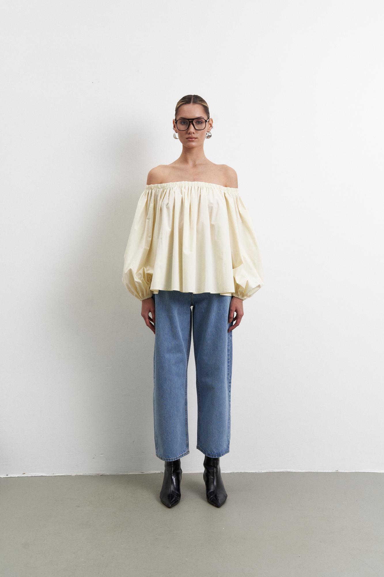 Об'ємна блузка буф