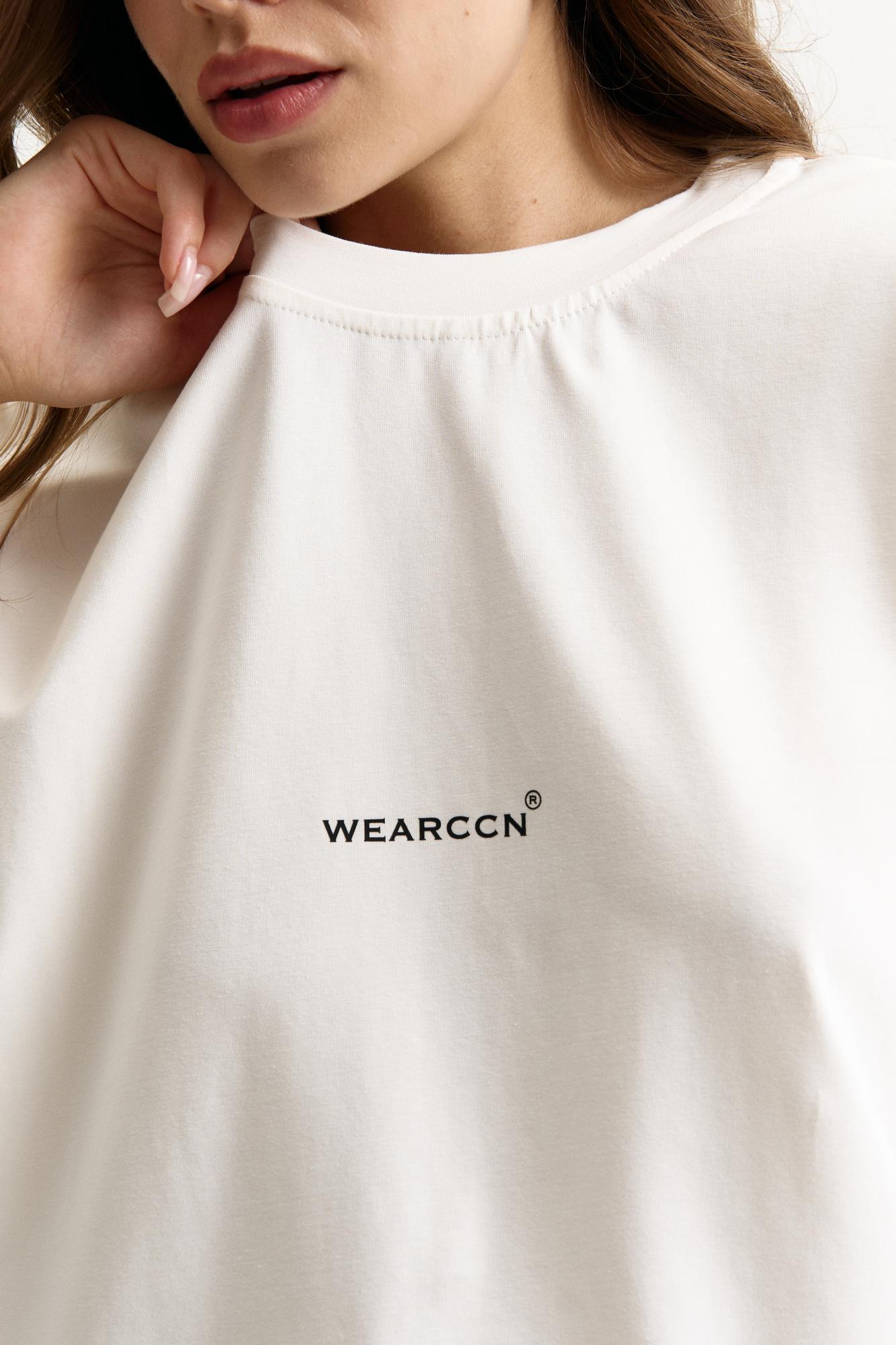 Футболка з логотипом