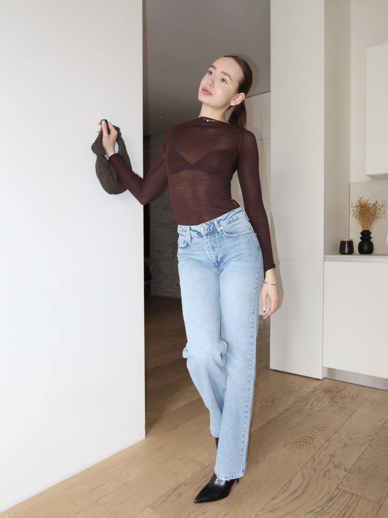 ДЖИНСИ ПРЯМІ НА СЕРЕДНІЙ ПОСАДЦІ