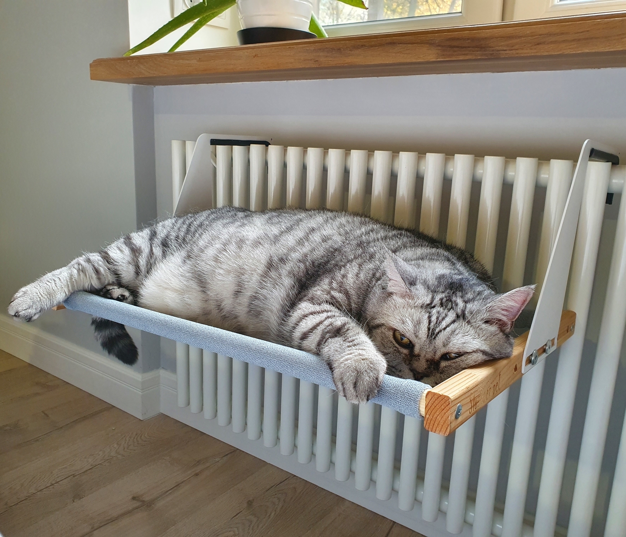 TiTBiT Гамак-лежак для кошек на радиатор 30*45см бежевый