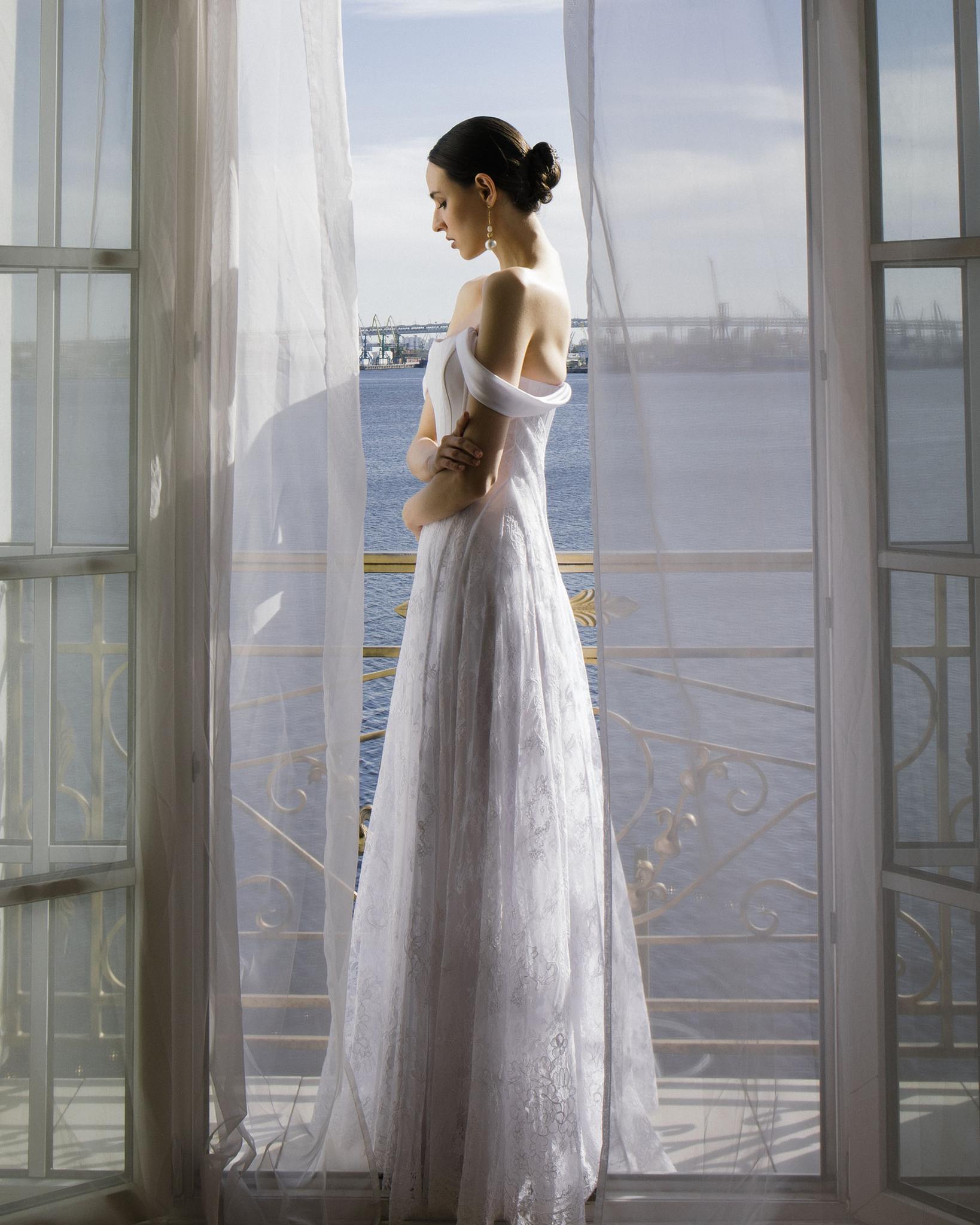 Красивые кружевные свадебные платья для наших невест