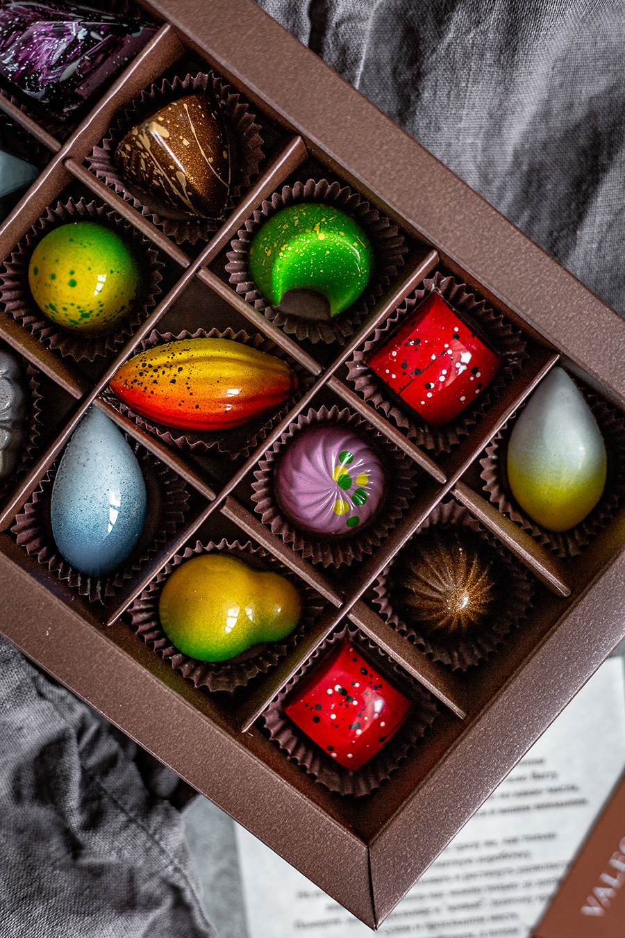 шоколадный подарок для девушки. феврале конфеты. конфеты ручной работы. феврале конфеты. 14 конфет.