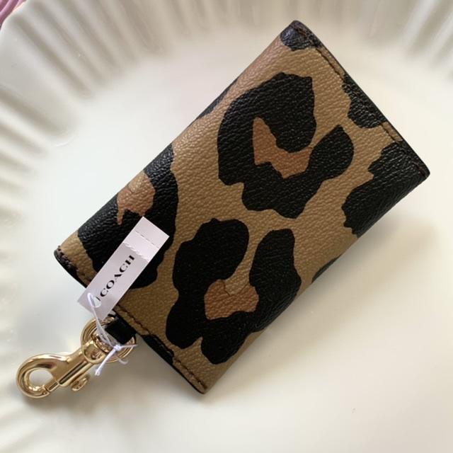 NWT COACH TURNLOCK Card Case Leopard Print Light Saddle Multi