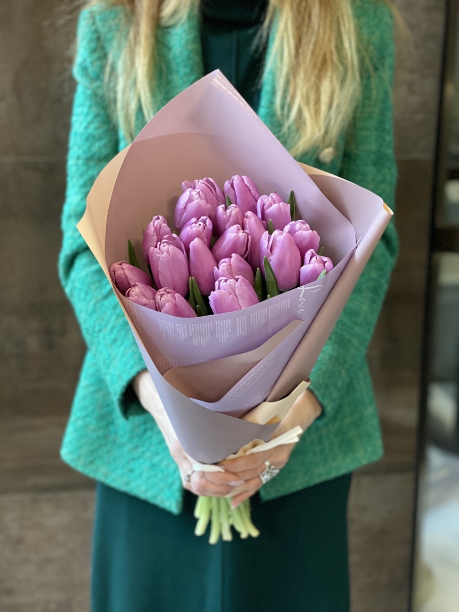 Почему дарят тюльпаны на 8 Марта