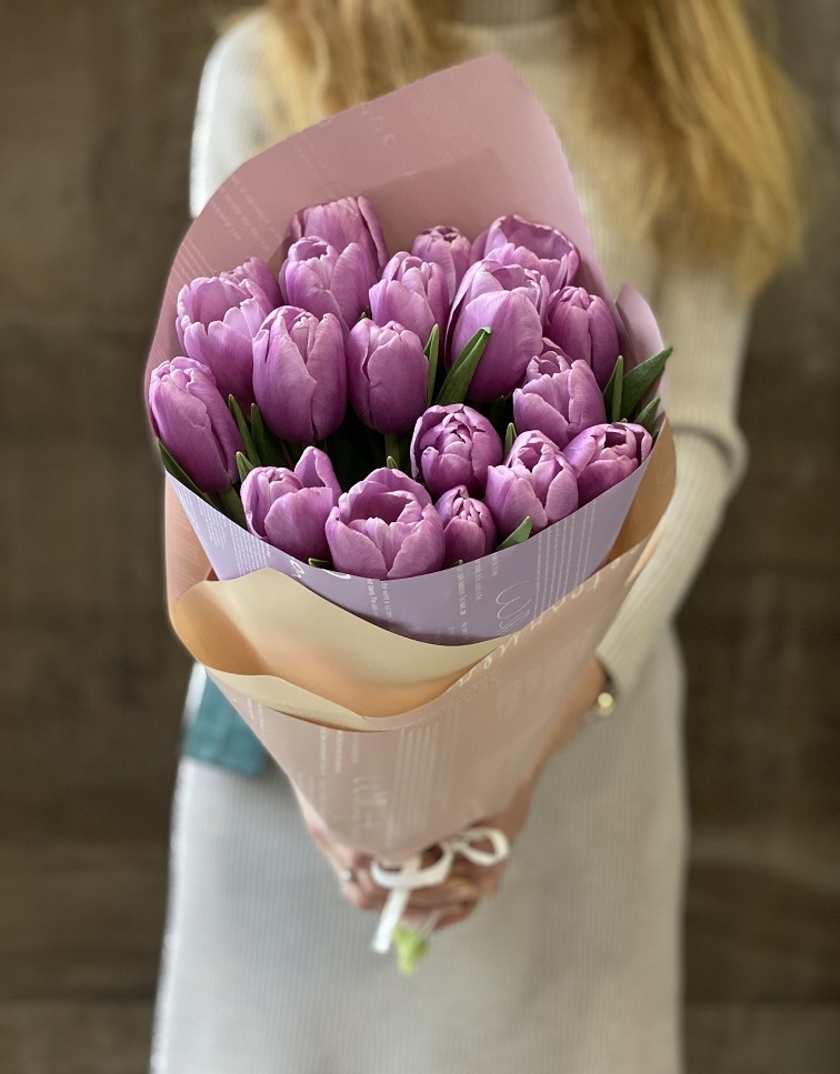 Букет на 8 марта — купить букет цветов женщине, заказать доставку букета на Женский день | Lafaet