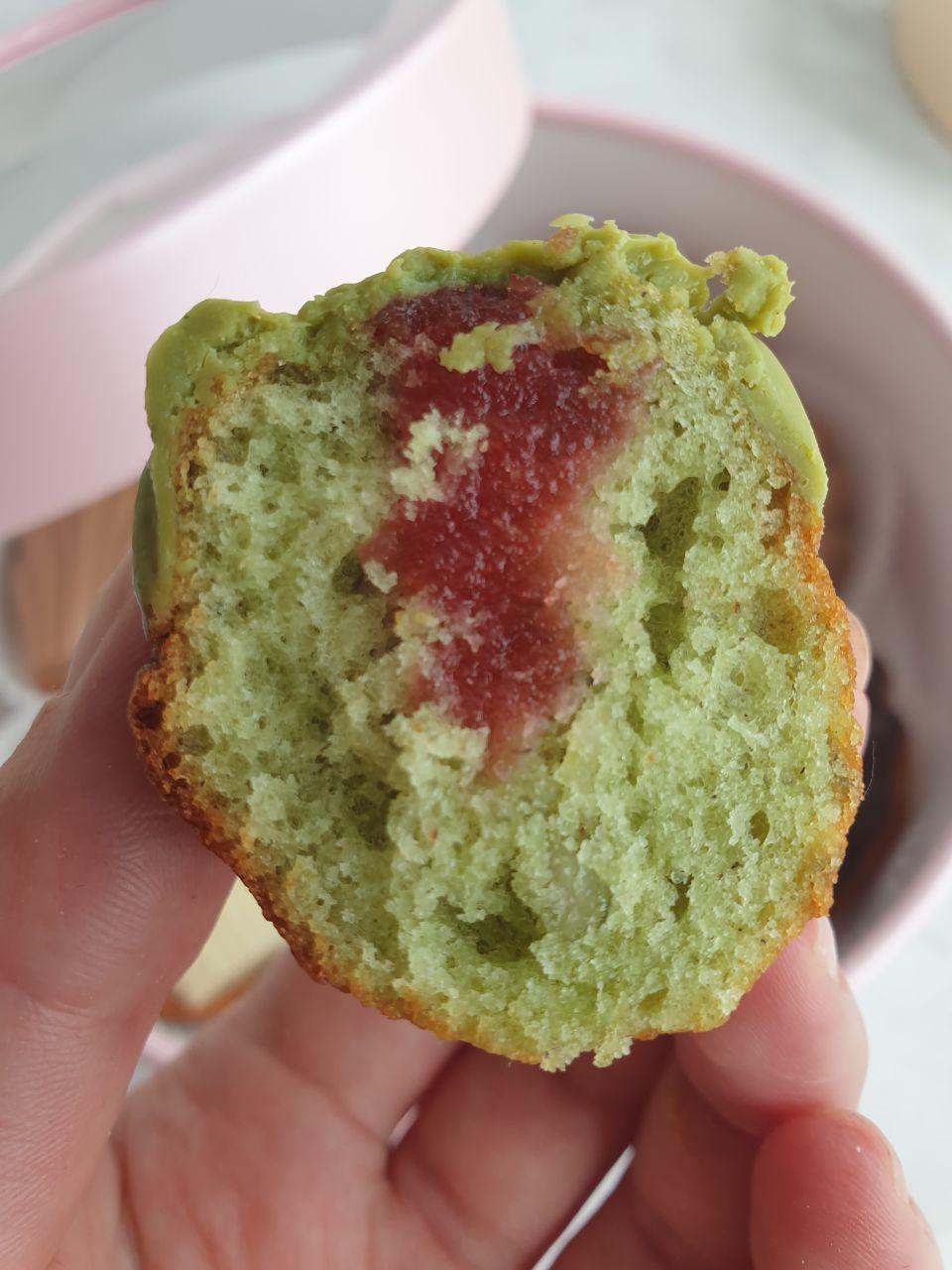 Печенье мадлен из мастерской вкусных подарков Ольги Шведуновой. На фото разрез мадлен "тыквенные семечки". Также вы можете заказать: морковые, пекан-кофе-кленовый сироп, шоколад  (брауни), клубника-малина и др. вкусы