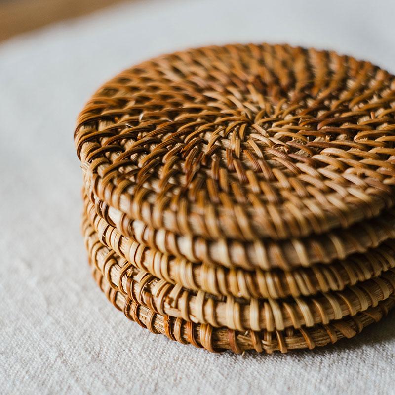 Підставки для піал з ротанга