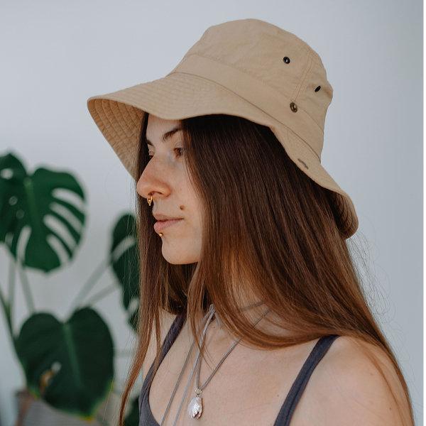 Літня панама в кольорі беж