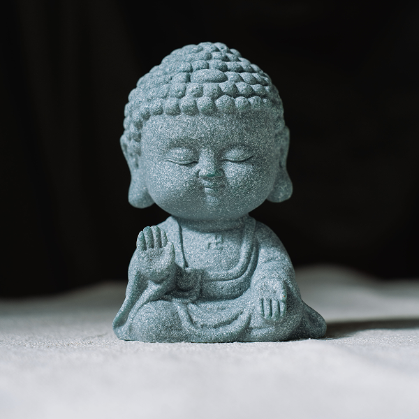 Кам'яна фігурка Маленький Будда