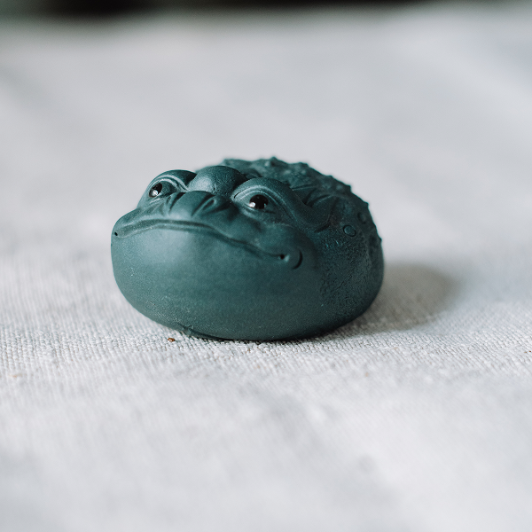 Чайна фігурка синій Жабун-дідо