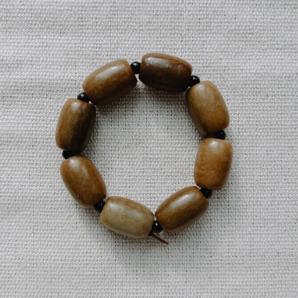 Нефритовий браслет