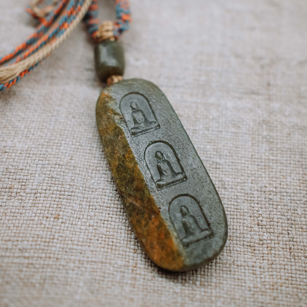 Нефритова підвіска Бодхісатви