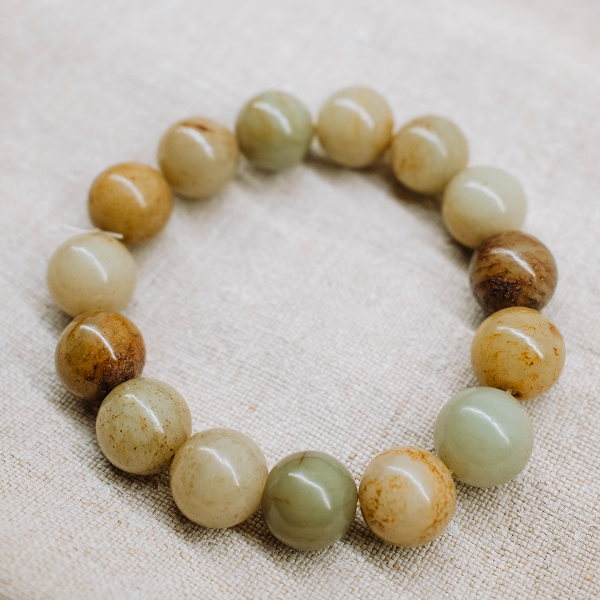 Нефритовий браслет