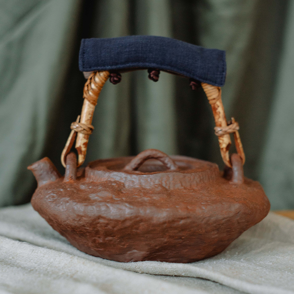 Чайник глиняний з ручкою, 700 мл