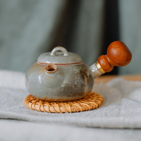 Фарфоровий чайник у формі Кю Су, 90 мл