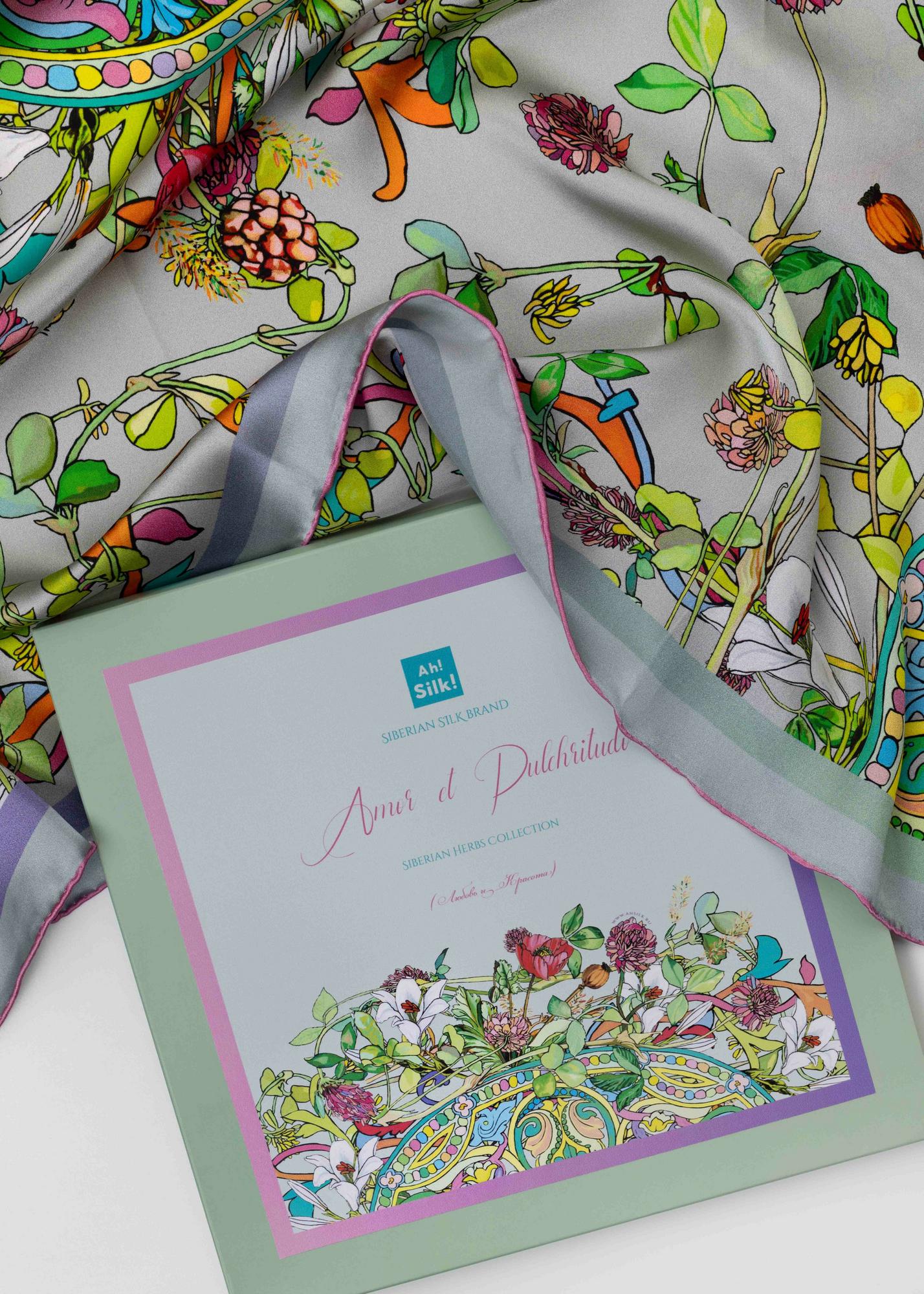 Платок "Amor et pulchitrude" ("Любовь и Красота")