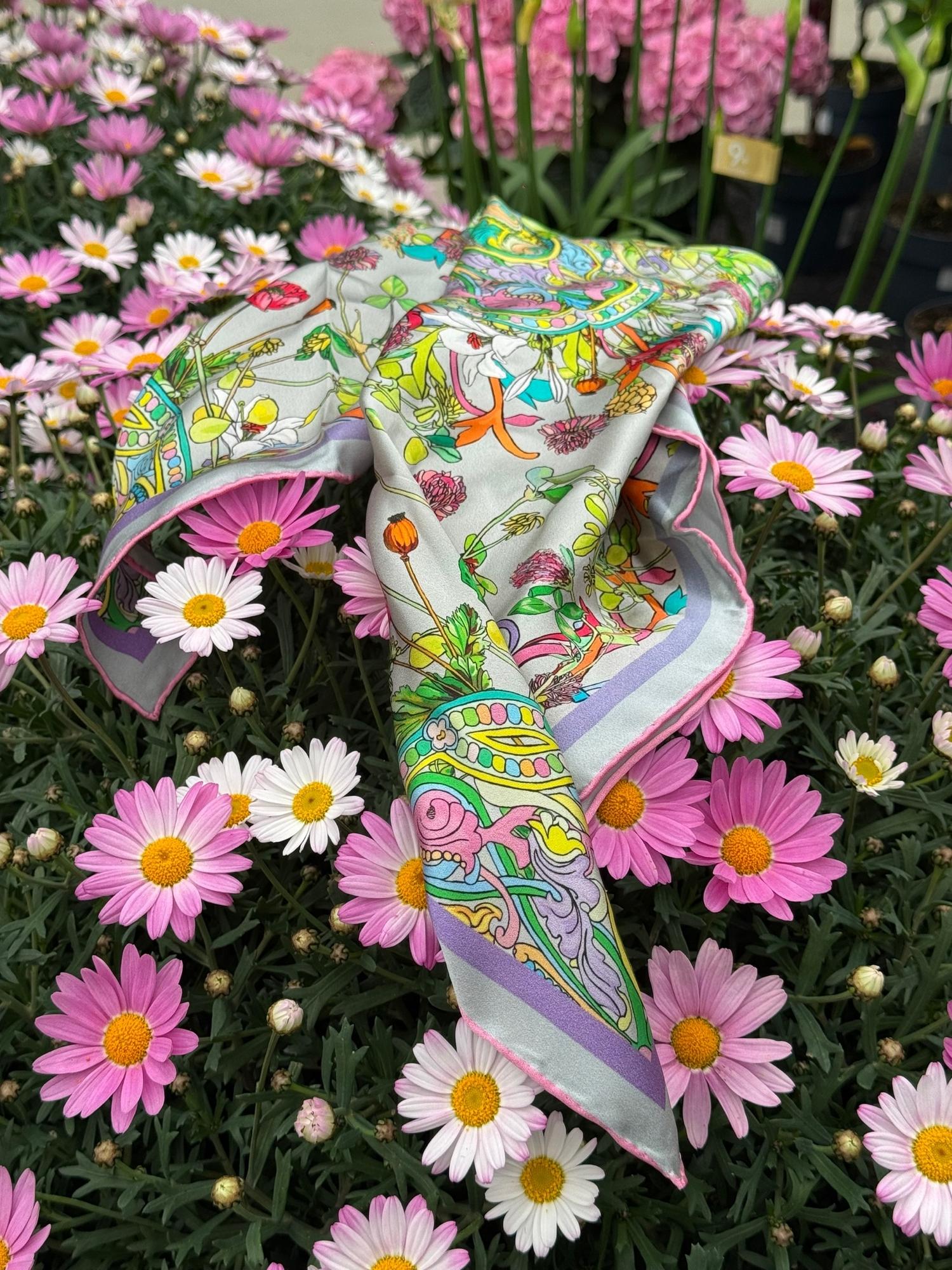 Платок "Любовь и Красота" ("Amor et pulchitrude" )