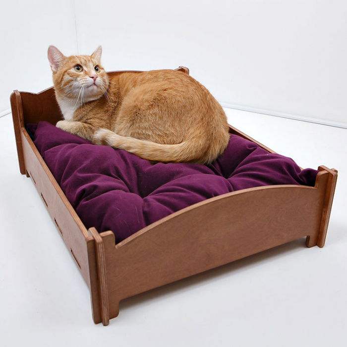Деревянные кровати для котов