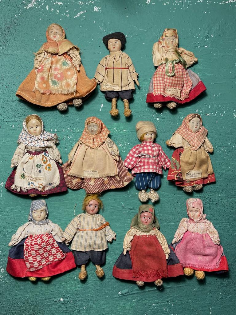 Очарование старинных кукол