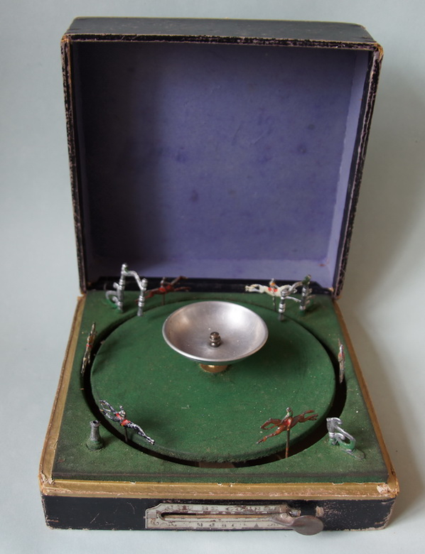 Механическая антикварная игра "Скачки", Франция, 1890-1910  г.