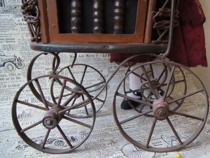 Старинная кукольная коляска, 35 см