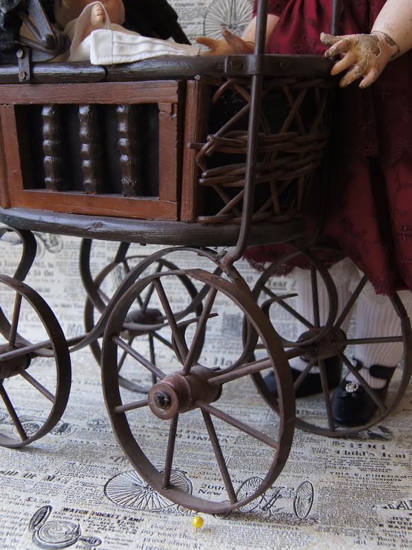 Старинная кукольная коляска, 35 см
