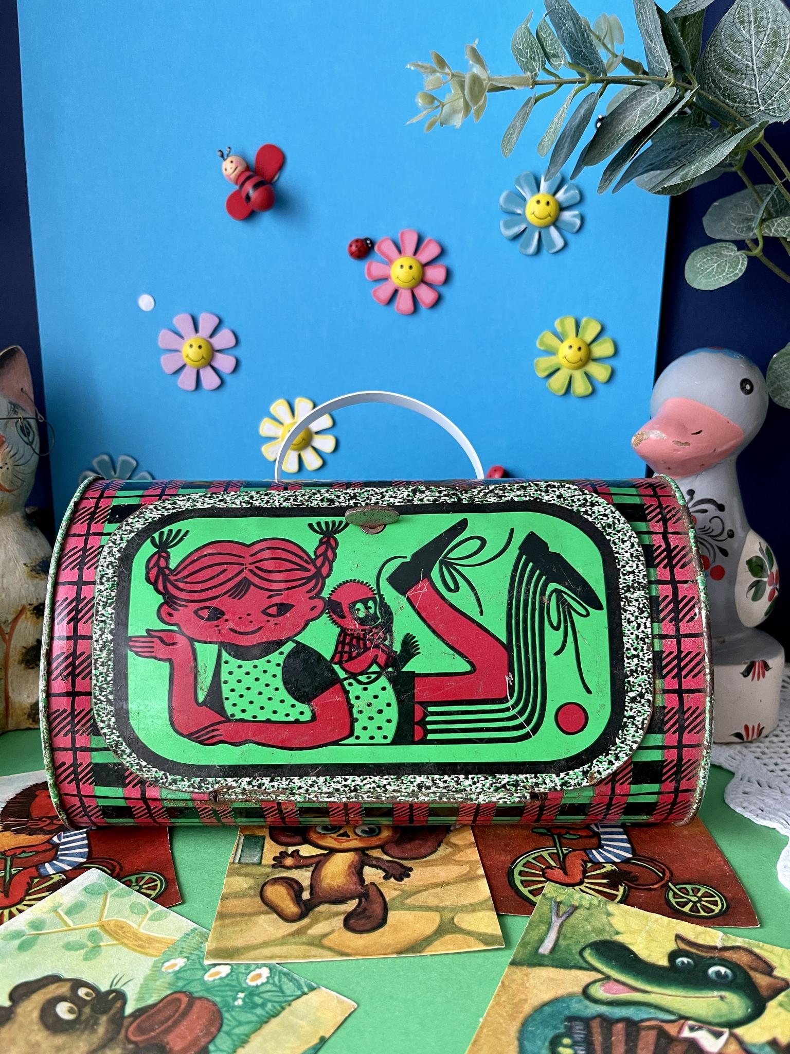 Советская игрушка сумочка жестяная