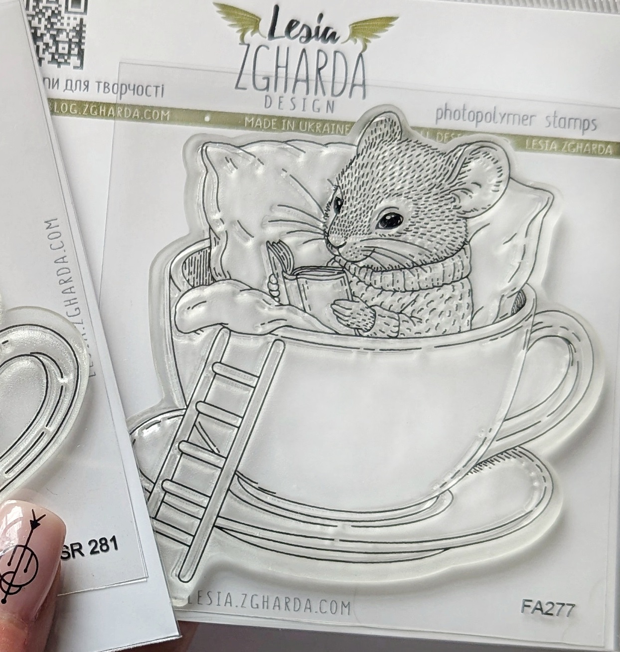 {FA277} Stamp "Bookworm Mouse in a Cup"