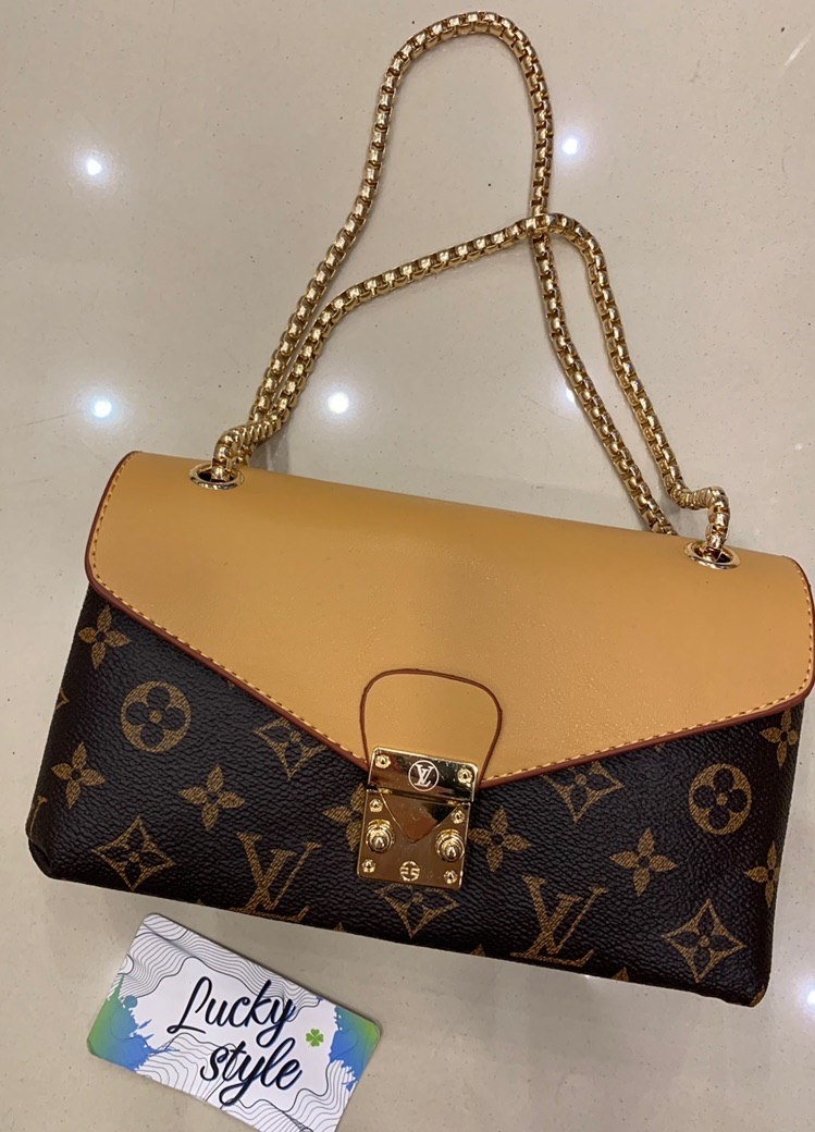 Маленькая сумка Louis Vuitton