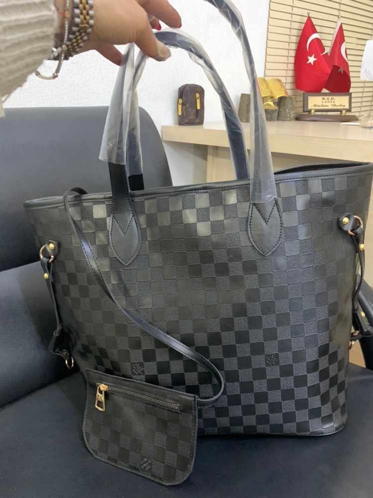 Женская сумка черная Louis Vuitton