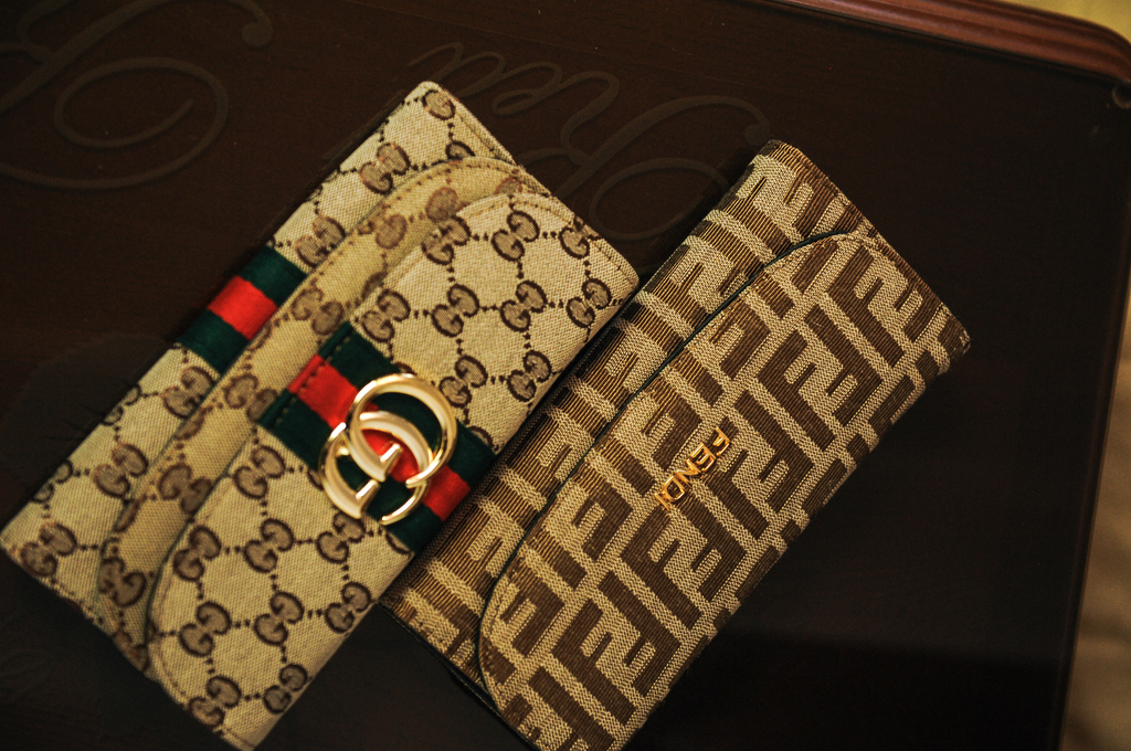 Кошельки Fendi, Gucci