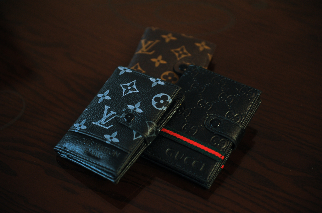 Визитницы Louis Vuitton унисекс