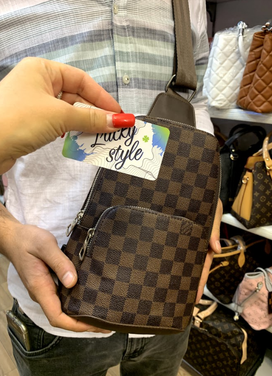 мужская сумка через плечо бананка луи виттон