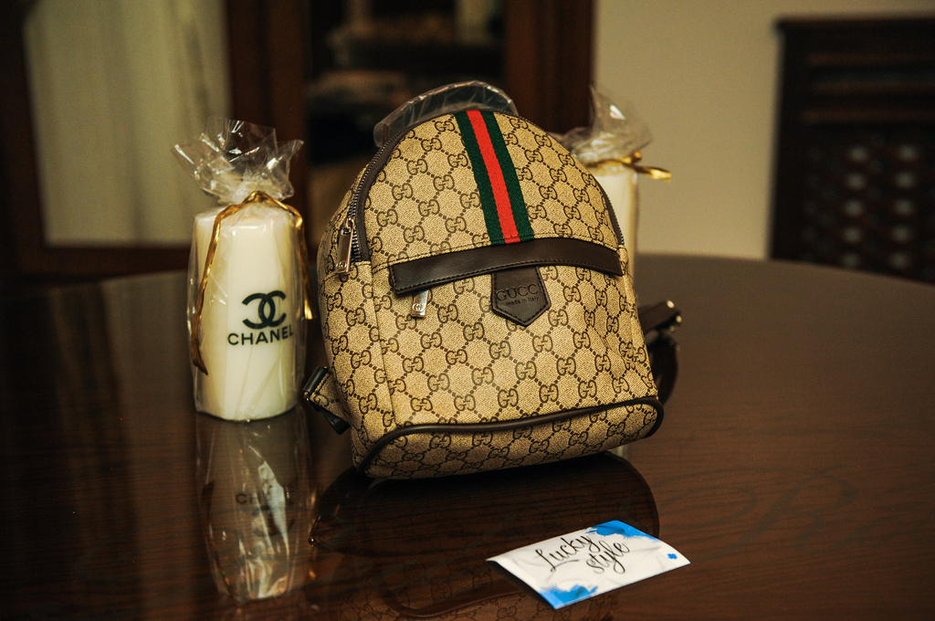 Женский маленький рюкзак золотой