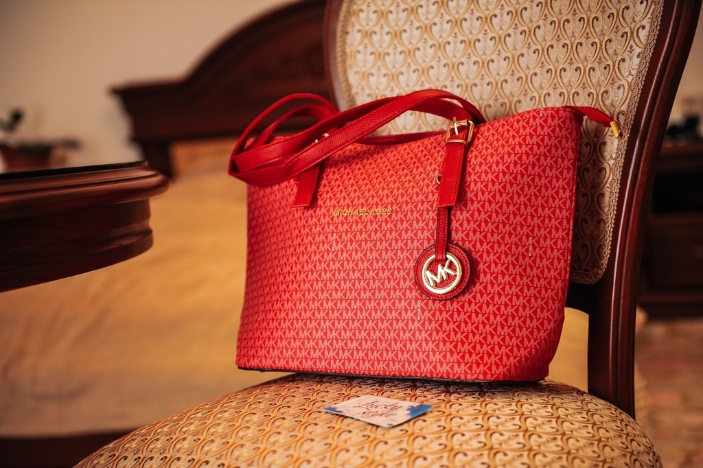 Красная сумка фото