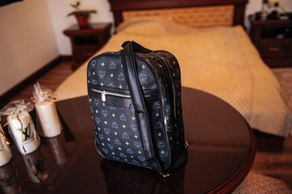 Черный рюкзак MCM