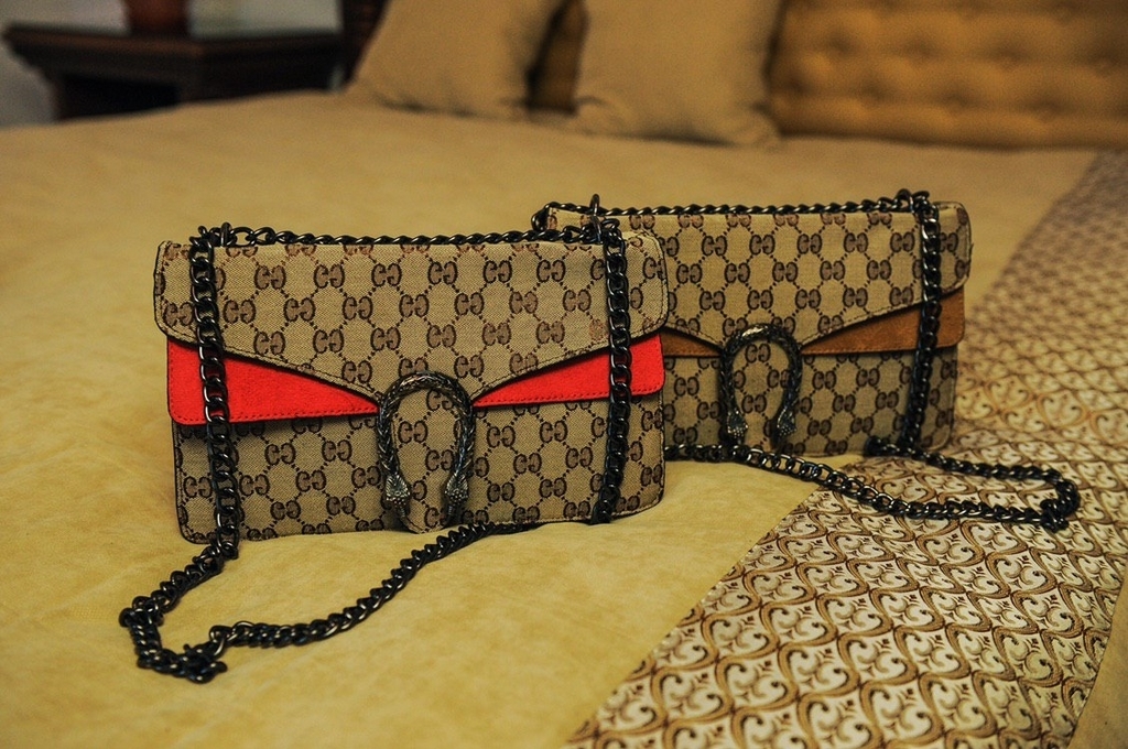 Маленькие кожаные сумки на цепочке Гуччи