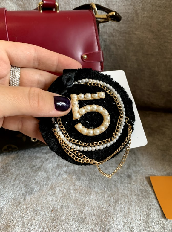 Chanel black 7519