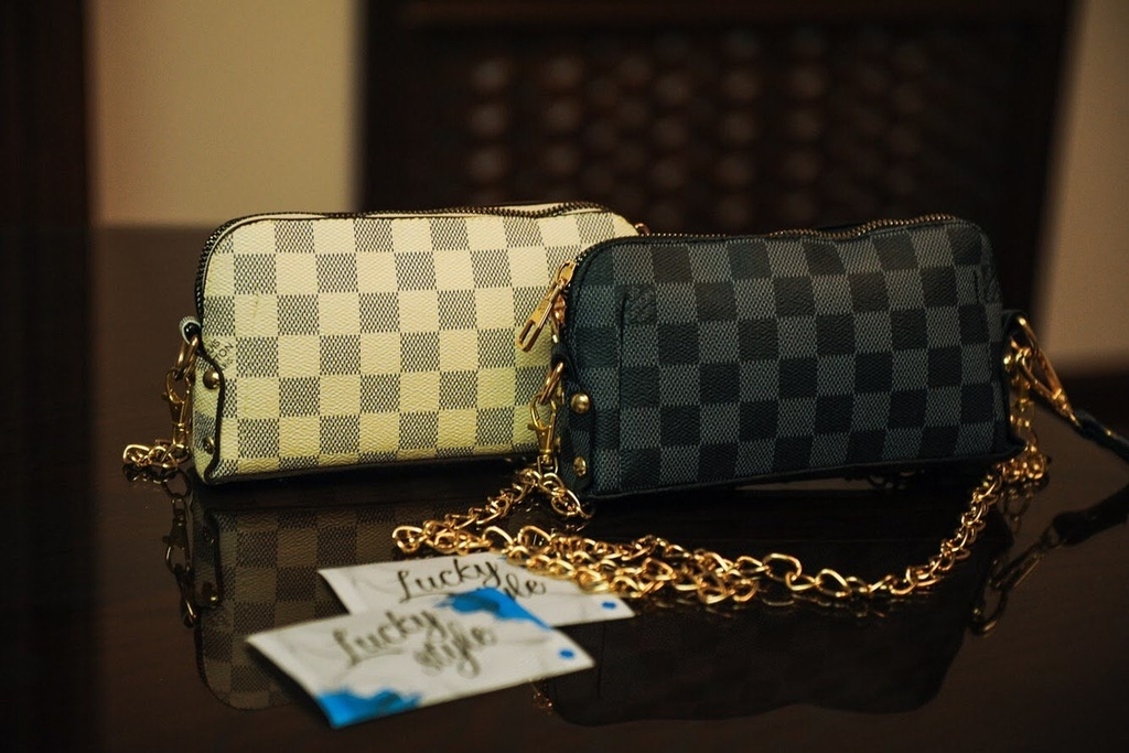Клатчи на цепочке Louis Vuitton шашки