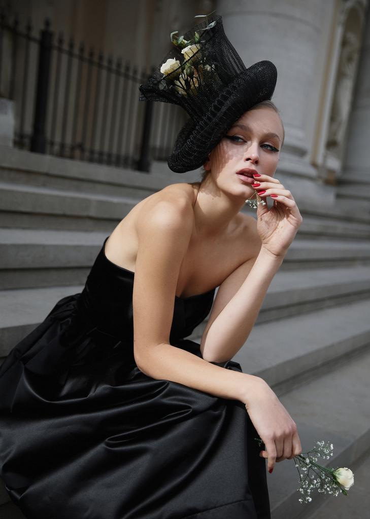 YOUR MOBILE STYLING SESSION H&M FOR NEW YEAR 's EVE 2025 (deposit)