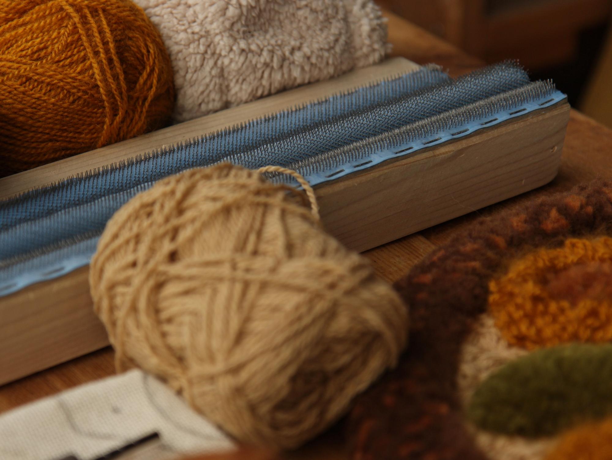 РАМА З КОЛЮЧИМИ СТРІЧКАМИ 40*40 СМ