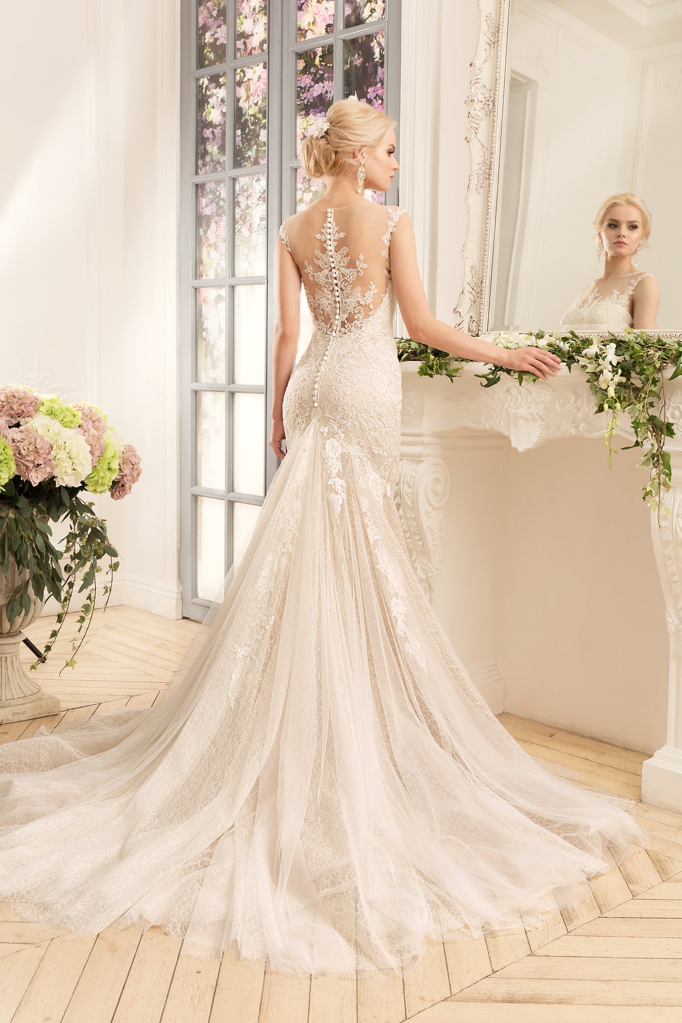 Кружевное свадебное платье купить недорого - Etna Bride Москва