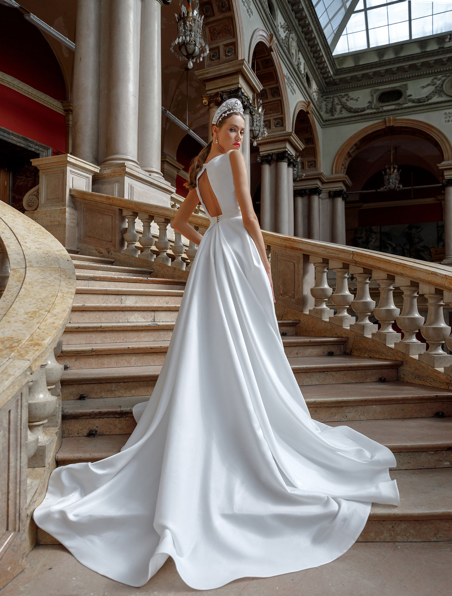 Купить атласное свадебное платье недорого - Etna Bride Москва